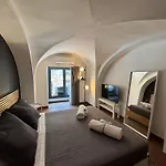 Monahouse - Elegance And Comfort On Via Etnea In The Heart Of Catania - Sicily