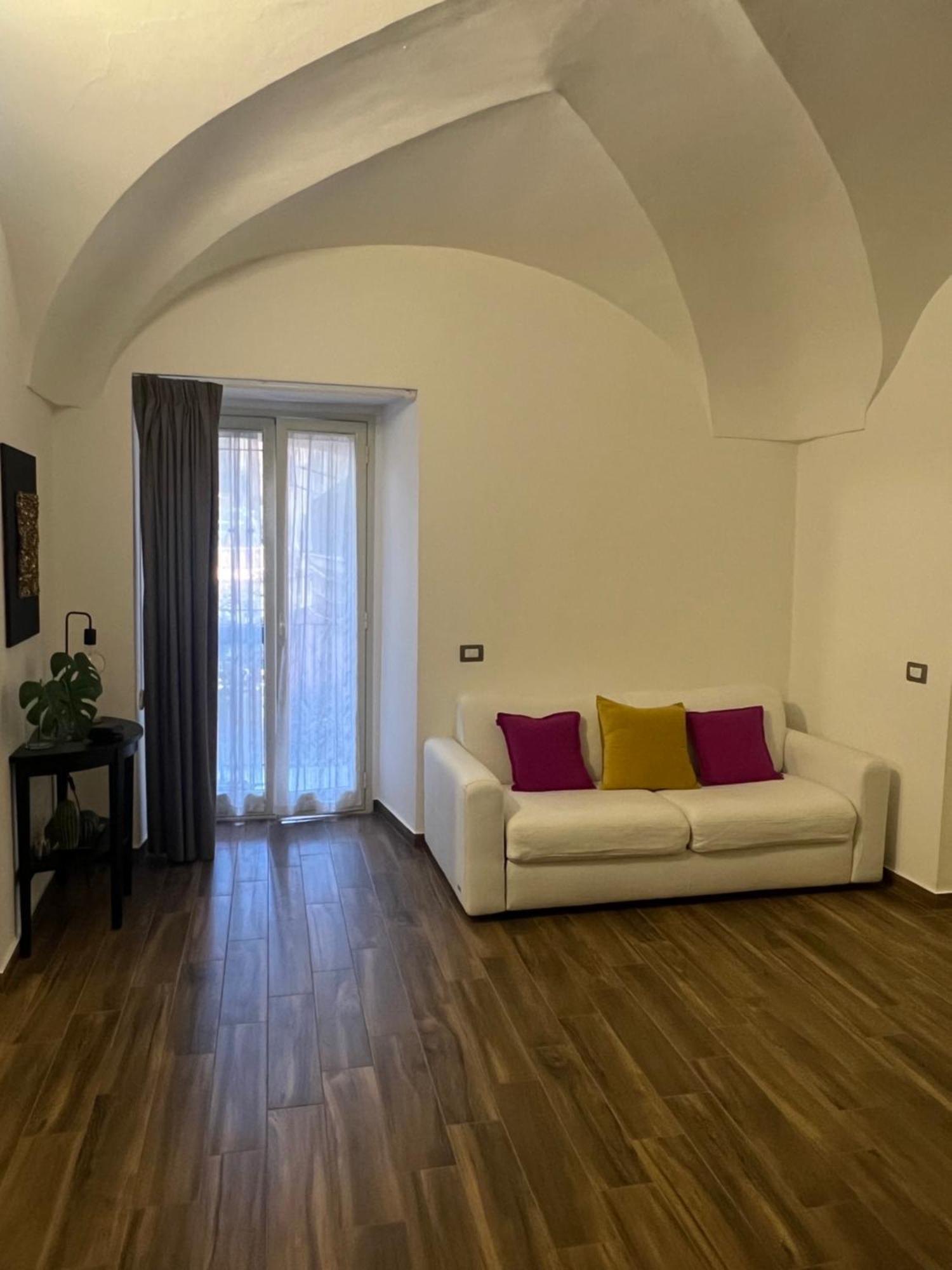 Apartment Monahouse - Elegance And Comfort On Via Etnea In The Heart Of - Sicily