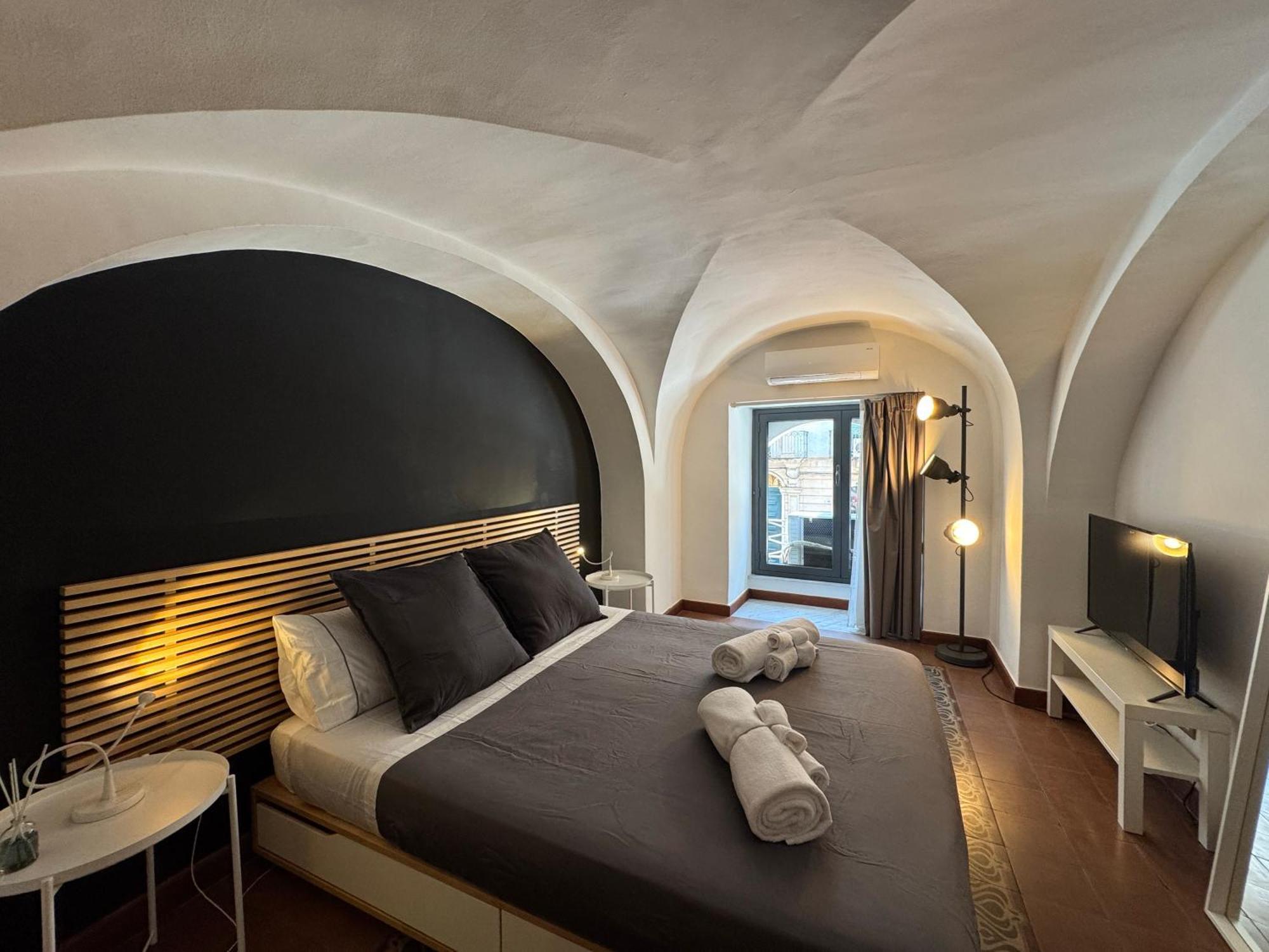 Monahouse - Eleganza Comfort Su Via Etnea Nel Cuore Di * Aeroporto di Catania Fontana Rossa