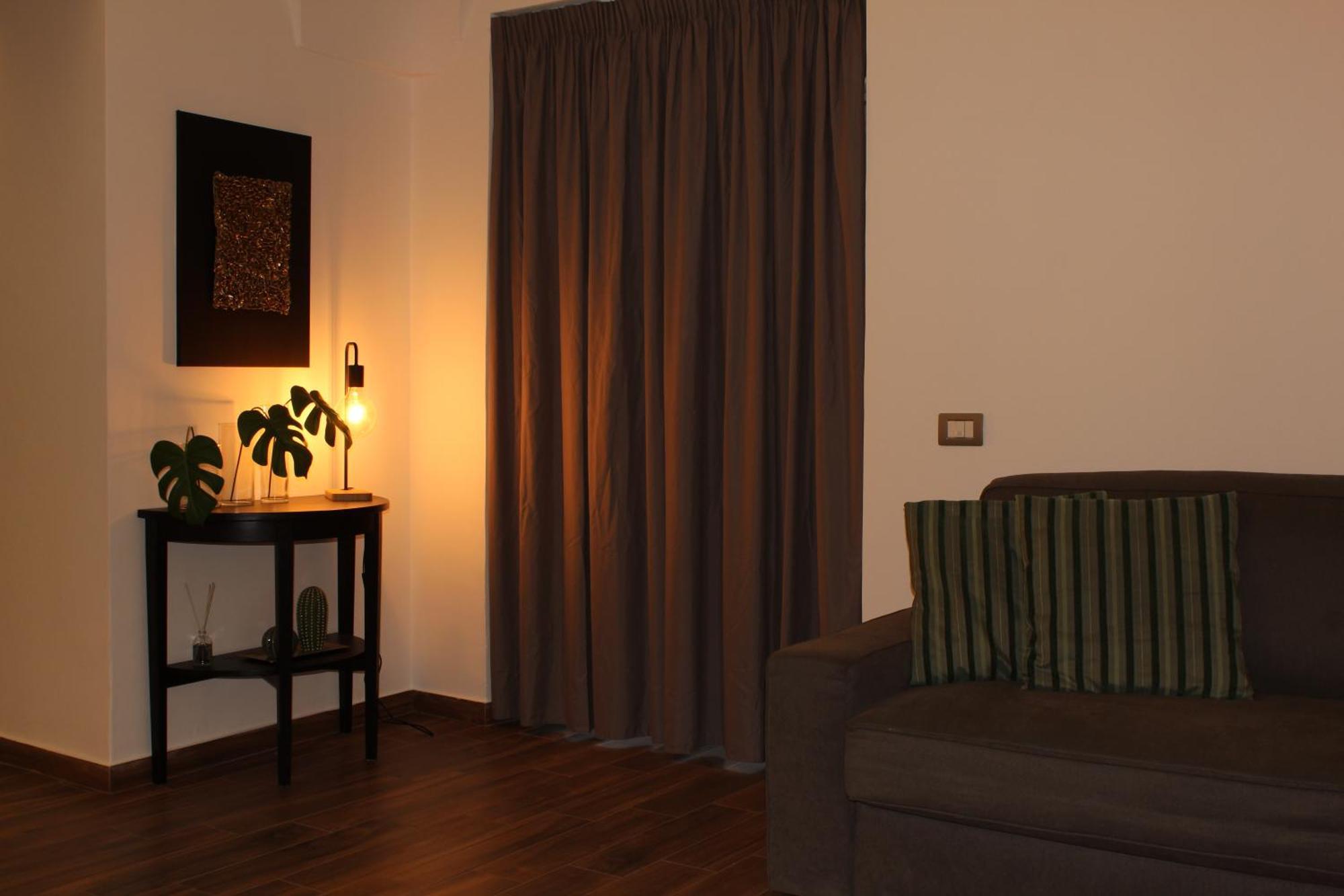 Monahouse - Eleganza Comfort Su Via Etnea Nel Cuore Di