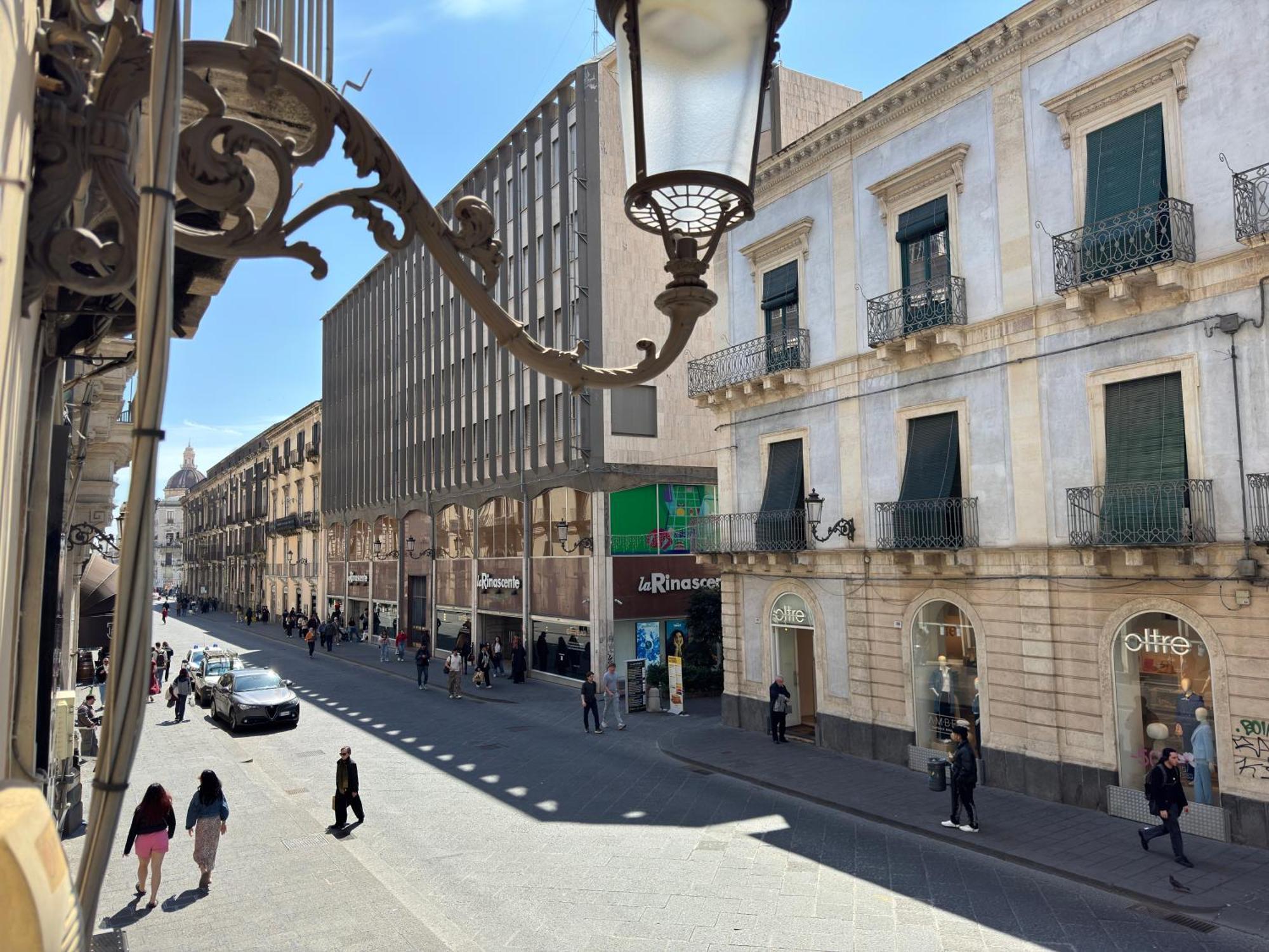 Appartamento Monahouse - Eleganza Comfort Su Via Etnea Nel Cuore Di Aeroporto di Catania Fontana Rossa