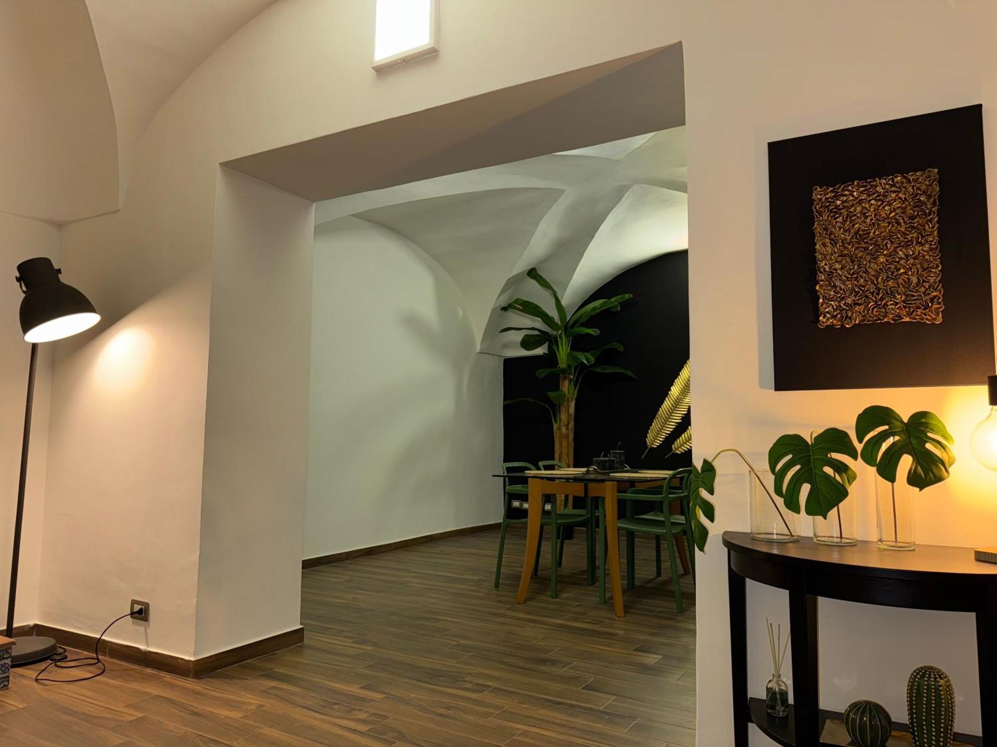 Monahouse - Eleganza Comfort Su Via Etnea Nel Cuore Di * Aeroporto di Catania Fontana Rossa